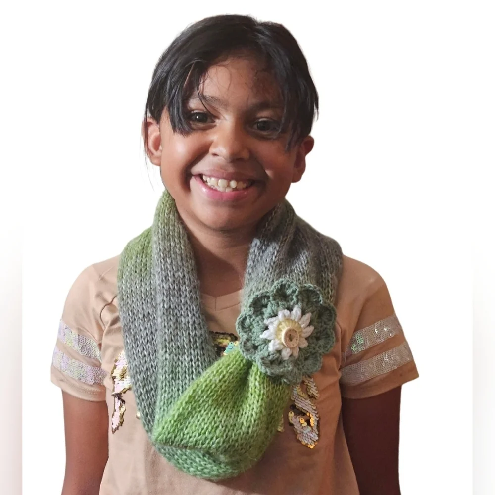 Hand Crafted Crochet Winter 3pc Set Green Ombré Beanie Scarf gloves wool floral